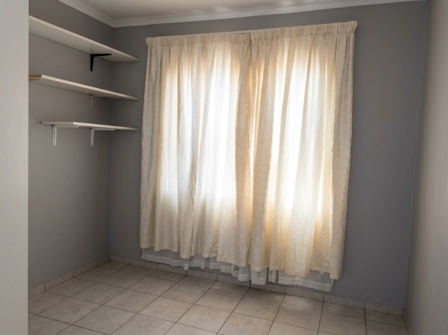 To Let 3 Bedroom Property for Rent in Geelhoutpark North West